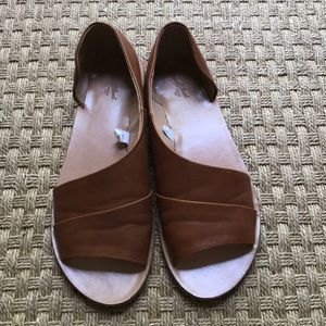 Women’s Universal thread Lissa asymmetrical sandal